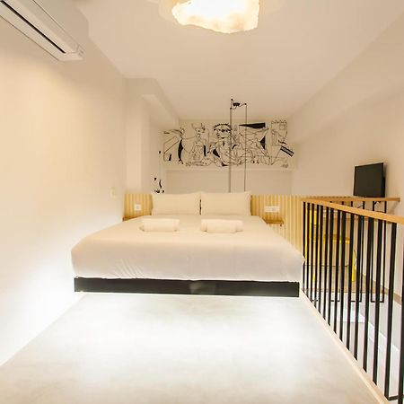 Guernica Luxury Duplex - Location, Light, And Art Madri Exterior foto