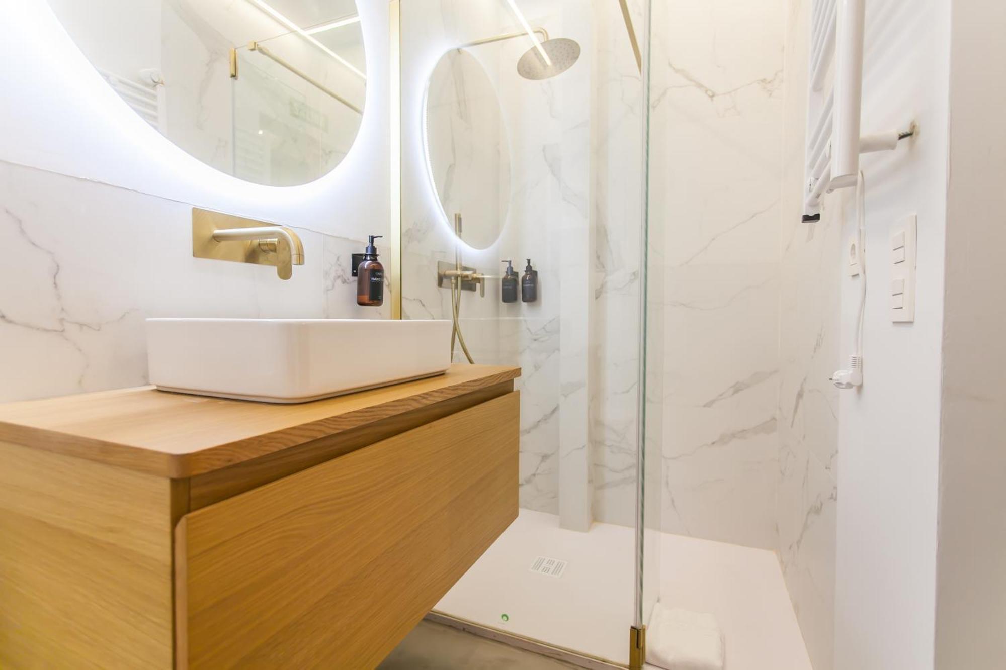 Guernica Luxury Duplex - Location, Light, And Art Madri Exterior foto